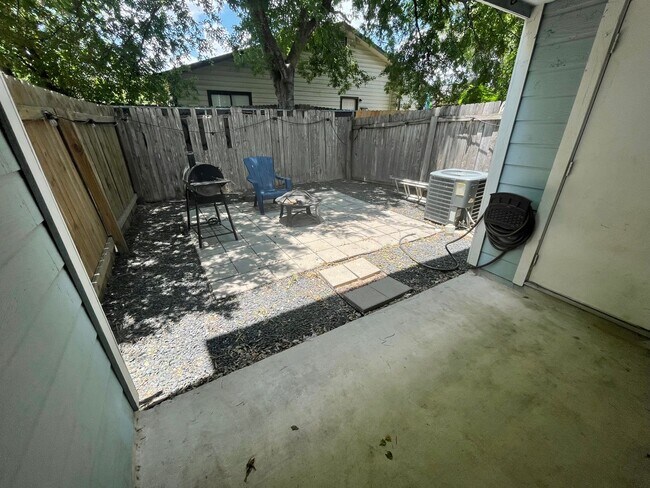 Building Photo - 24 Bratton Dr