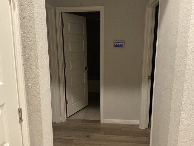 Building Photo - Move in Special - SECOND MONTH FREE| Gorge...