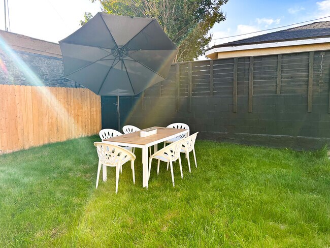 Foto del edificio - 3028 1st St