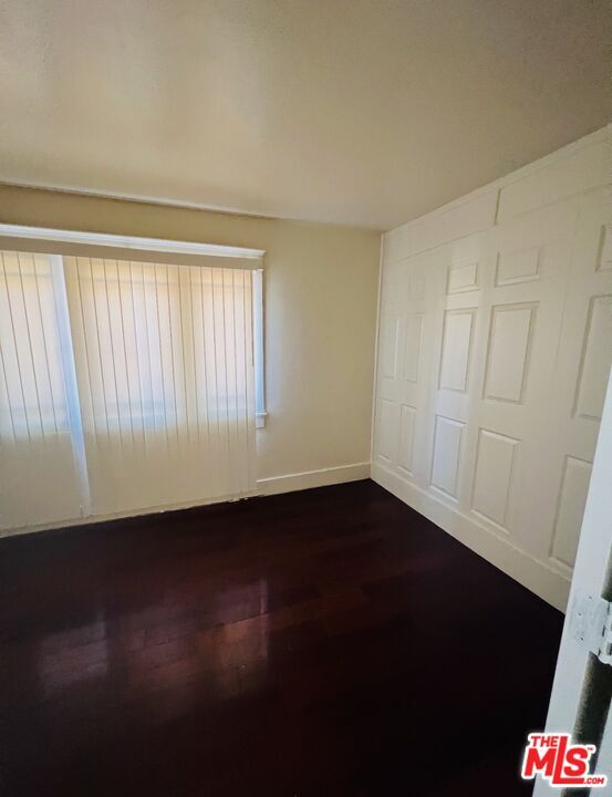 Foto del edificio - 1557 W 29th St