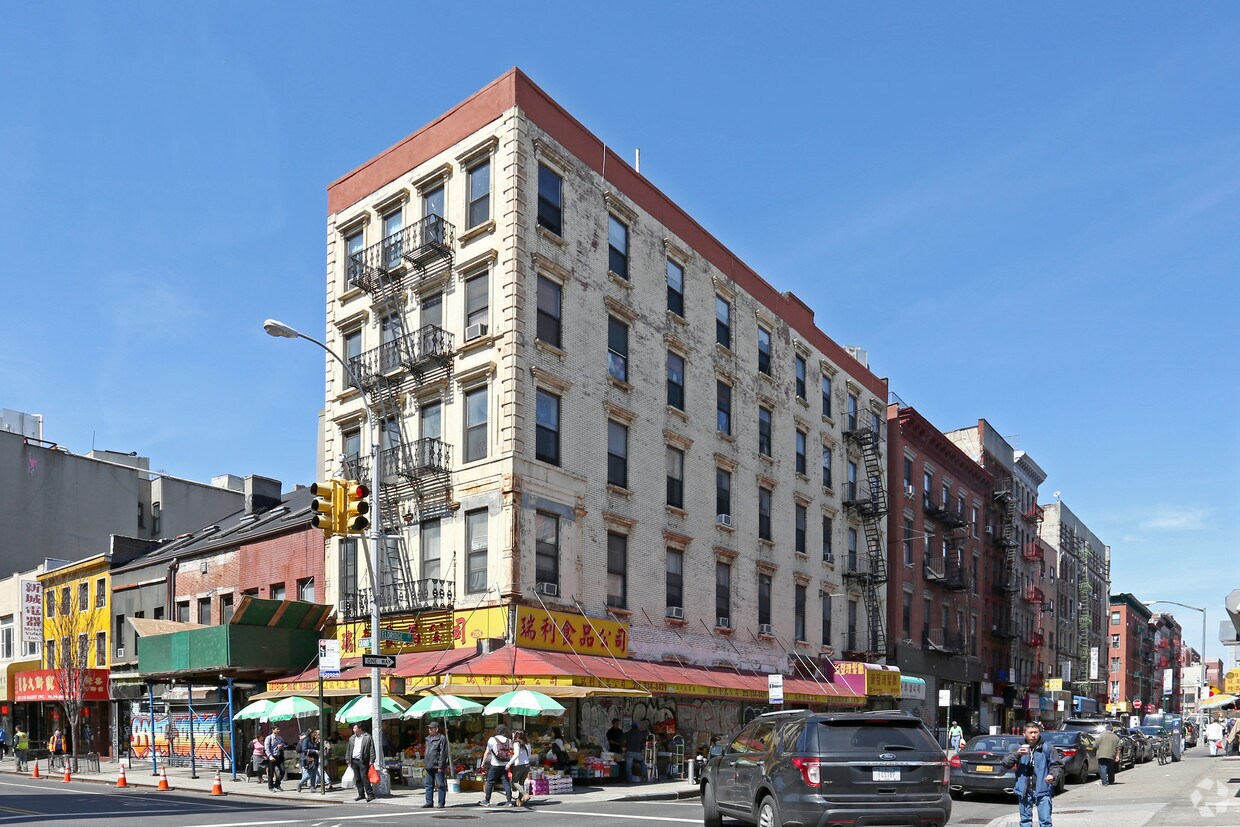 Foto principal - 288 Grand St