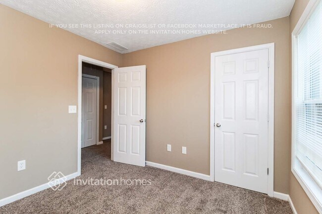 Foto del edificio - 200 Shadowbrook Dr