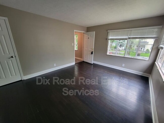 Building Photo - 350 Ross Ave
