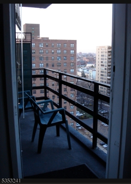 Building Photo - 10 Huron Ave