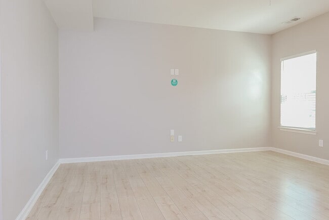 Building Photo - 2212 Ambergate Dr