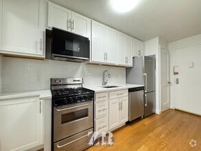 Building Photo - 350 Greene Ave