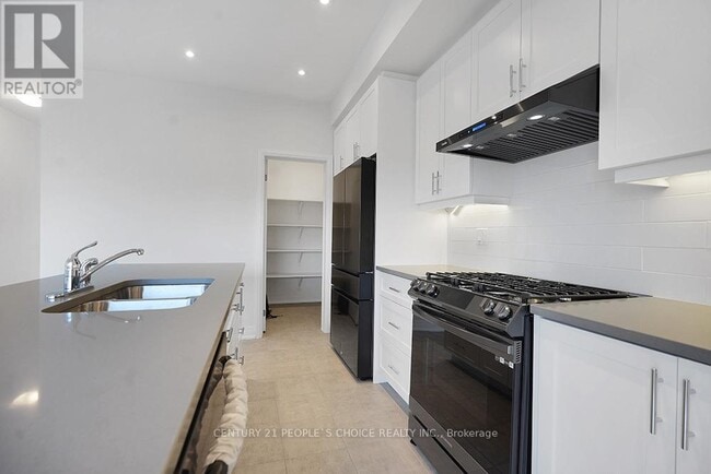 Building Photo - 32 Humberstone Dr