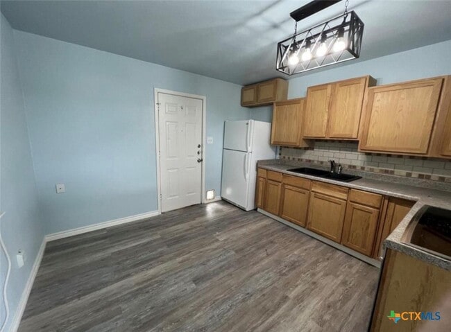 Foto del edificio - 304 Margaret Lee St