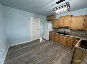 Building Photo - 304 Margaret Lee St