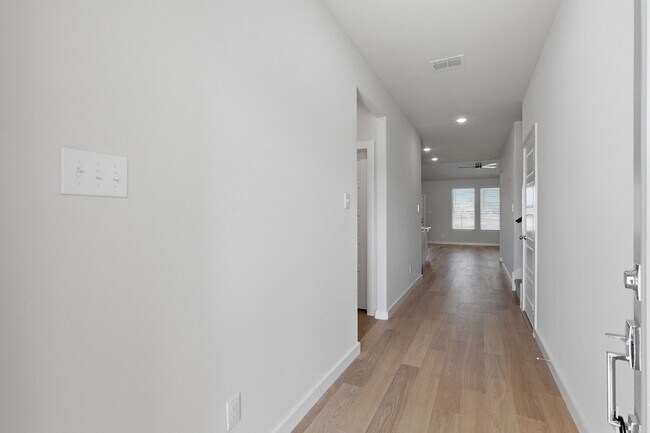 Foto del edificio - 637 Sierra Rdg