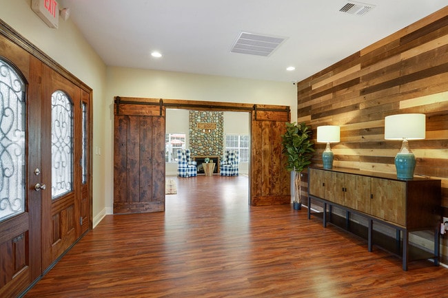 Foto del edificio - Experience the best of apartment living at City Heights Denham Springs.