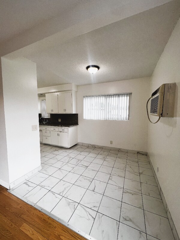 Building Photo - 2252 Kenrich Ct