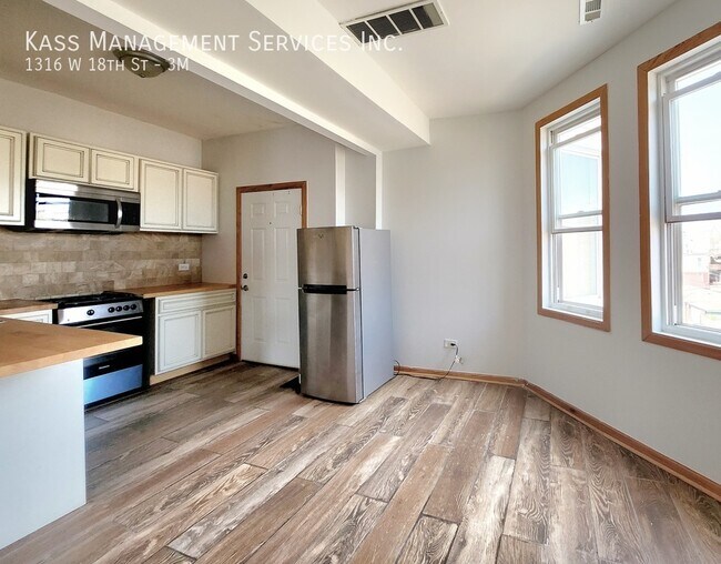 Foto del edificio - 1316 W 18th St