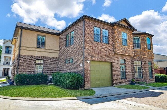 Building Photo - 1915 Upland Sky