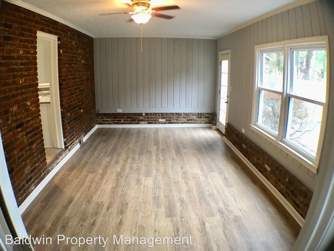 Building Photo - 2110 Jamestown Rd