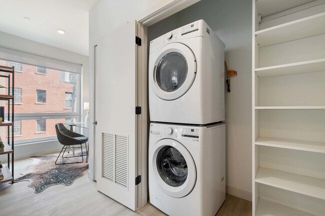 Foto del edificio - 948 W Sunnyside Ave