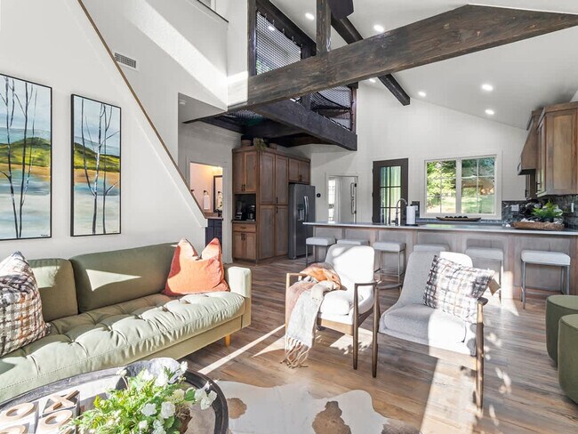 Building Photo - 2104 Almand Dr