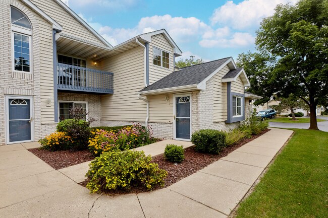 Foto del edificio - 24160 River Park Dr