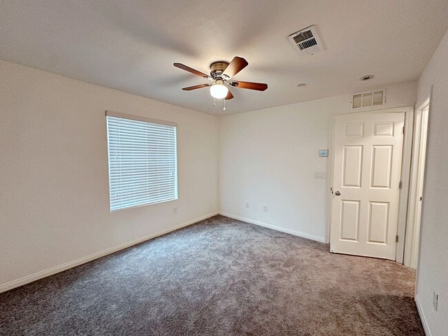 Building Photo - 663 Foam Flower Ln