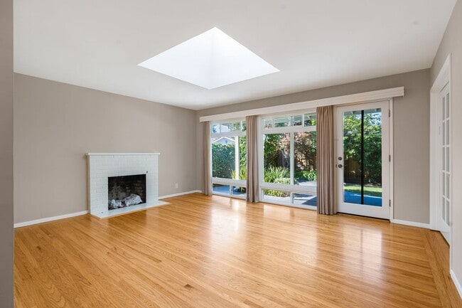 Building Photo - Sunnyvale West House FOR RENT - $4,500/mo