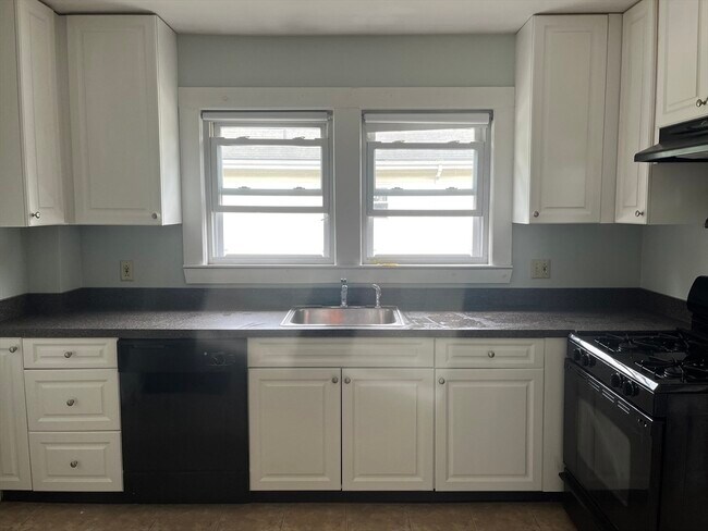 Foto del edificio - 133 Cottage St