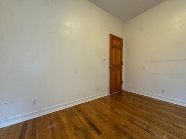 Building Photo - 3135 Broadway