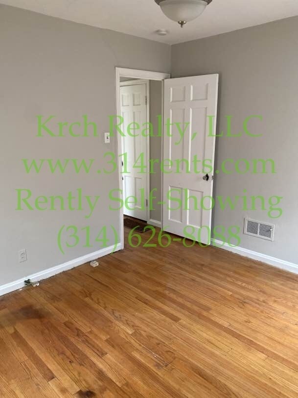 Building Photo - 10120 Winkler Dr