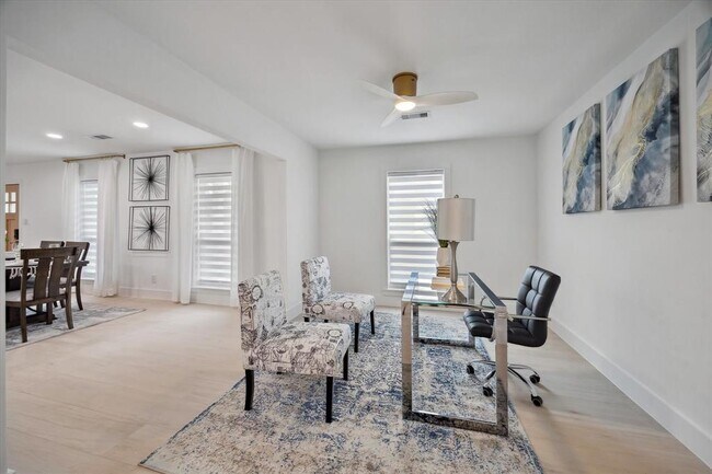 Foto del edificio - 12510 Barryknoll Ln
