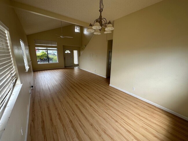 Building Photo - Cozy 3 BD/ 2.5 BA Home in Makakilo!
