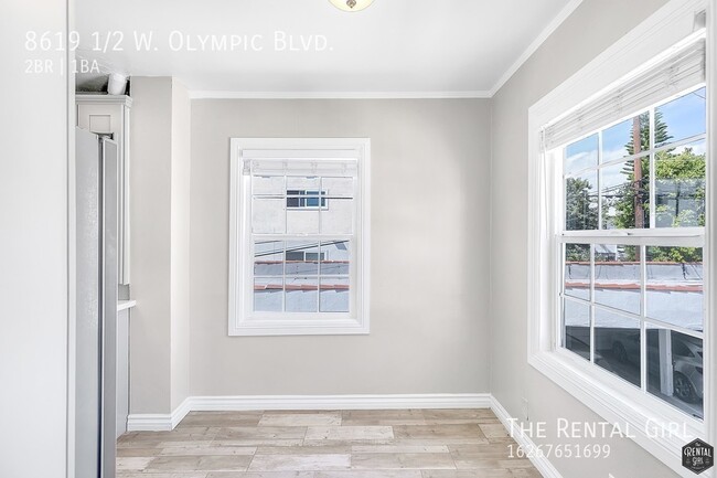 Building Photo - PICO-ROBERTSON 2 BR/1BA CORNER UPPER UNIT ...
