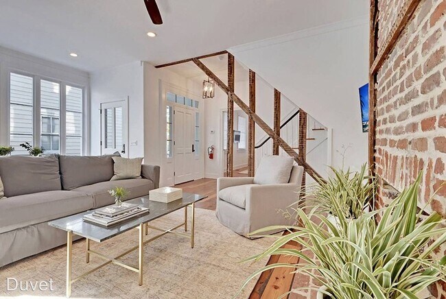 Building Photo - 5 br, 5.5 bath House - 107 Spring Street