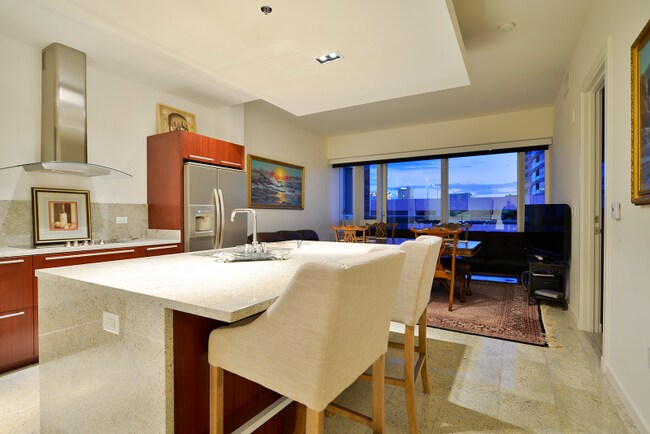 Building Photo - 4471 Dean Martin Dr
