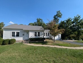 Building Photo - 10210 Toelle Ln