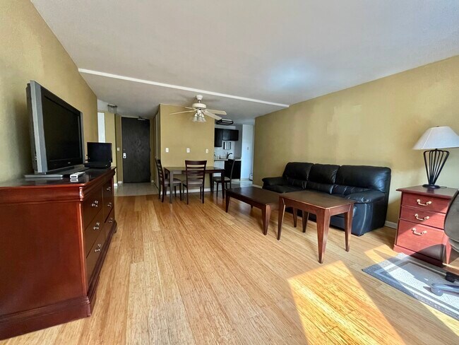 Foto del edificio - 233 E Erie St