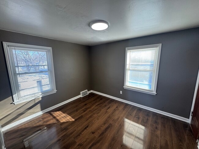 Building Photo - 9200 Evergreen Ave