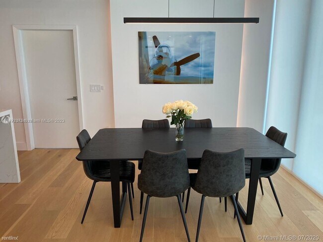 Foto del edificio - 2 br, 2.5 bath Condo - 888 Biscayne Blvd A...