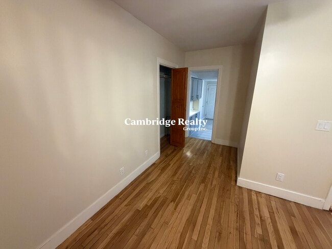 Building Photo - 67 Oak St