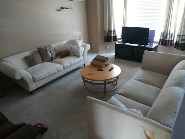 Building Photo - Beautiful Provo townhouse