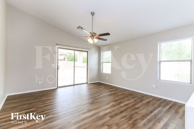 Building Photo - 29271 N Rosewood Dr