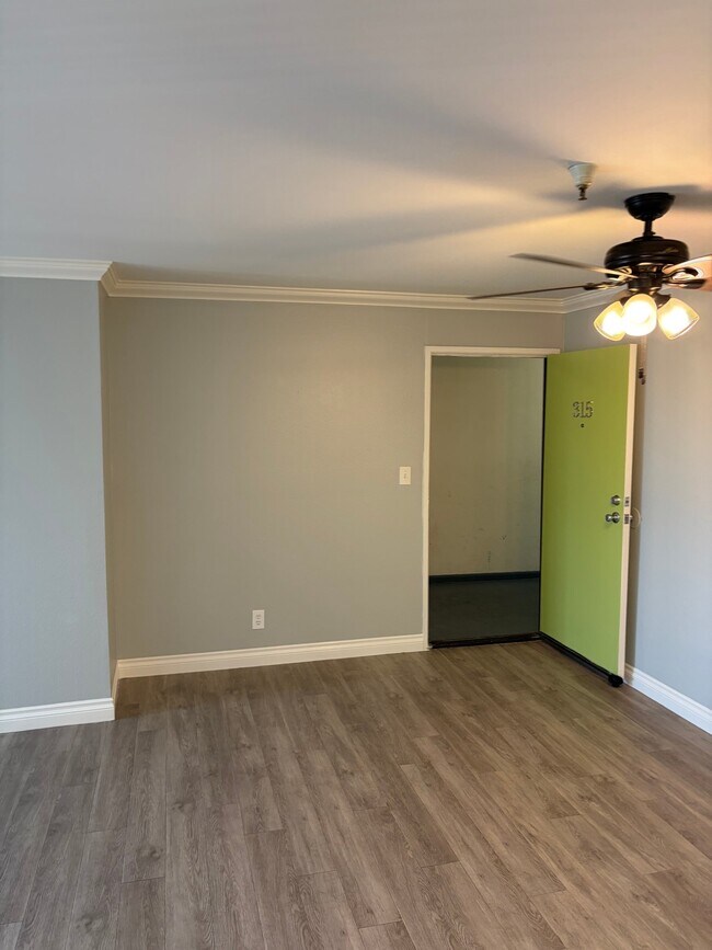 Foto del edificio - 5811 Tujunga Ave