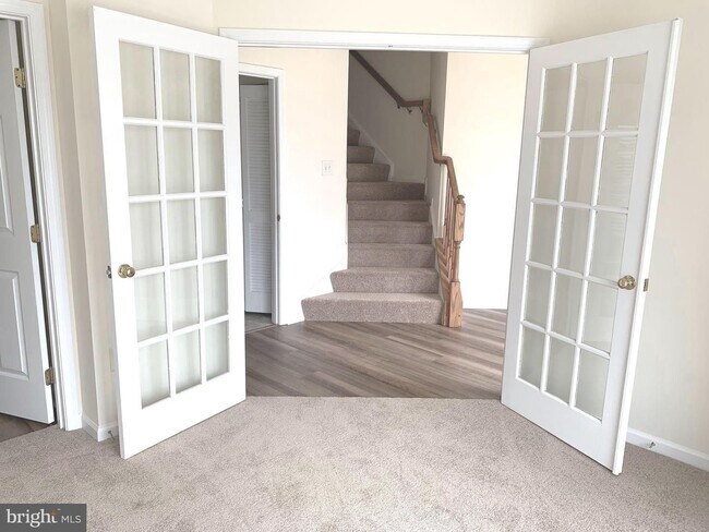 Foto del edificio - Open concept floor plan awaits you in this...