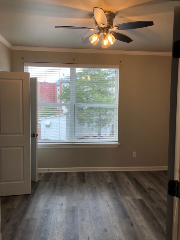 Building Photo - 305 W Second St