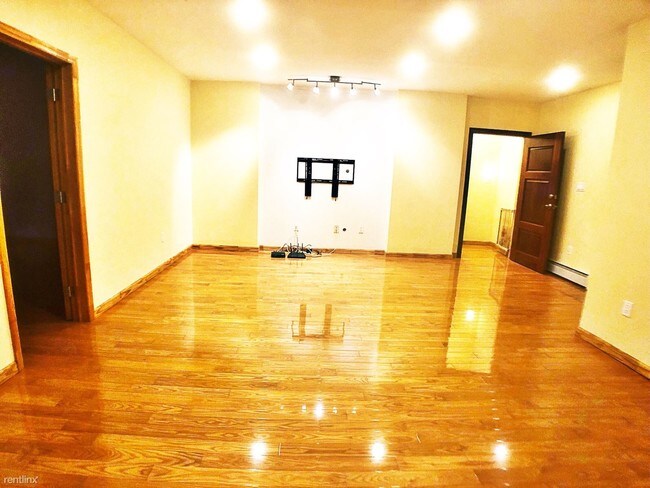 Foto del edificio - 3 br, 1 bath House - 7821 20th Ave