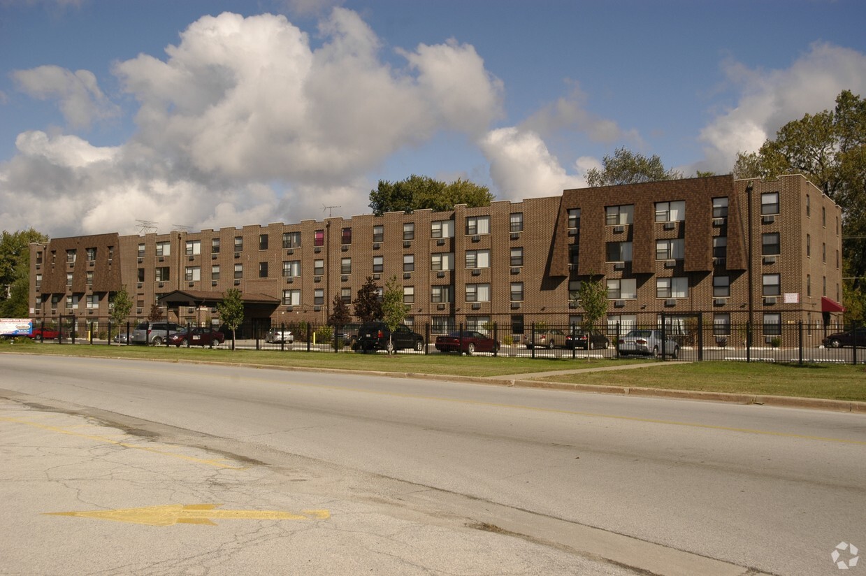 Calumet City Apartments - Cunnginham Apartments