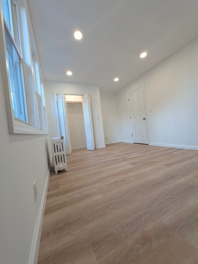 Building Photo - 13323 114th St