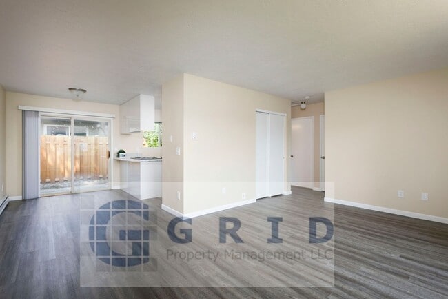 Building Photo - Gorgeous 2 Bedroom Apartment in Mt. Tabor - $500 MOVE IN SPECIAL!