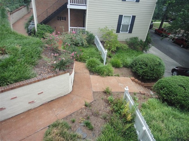 Building Photo - 2927 10th Ct S