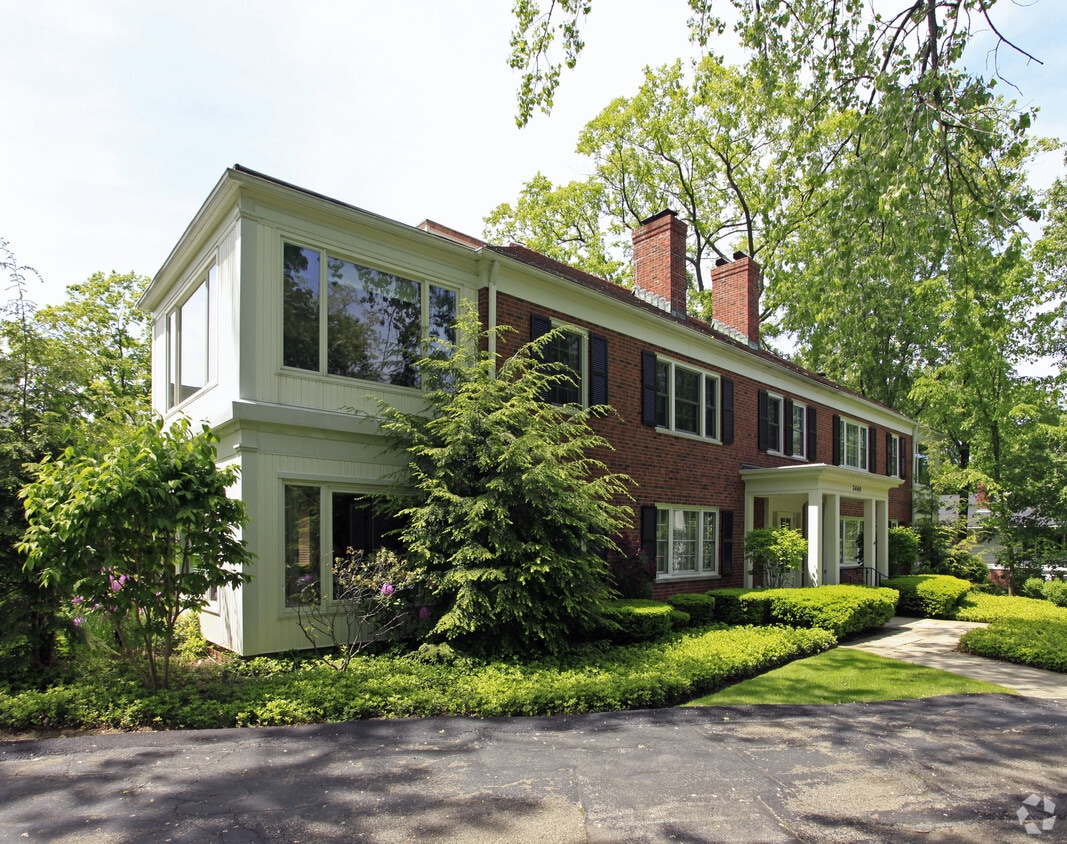 Canterbury Villa Apts Apartments in Beachwood, OH