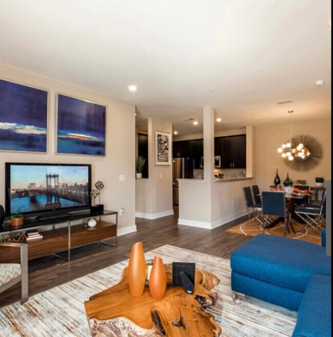 Foto del edificio - 718 Stiller Ln