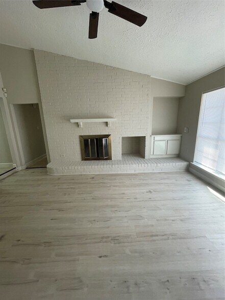 Foto del edificio - 10426 Towneview Dr